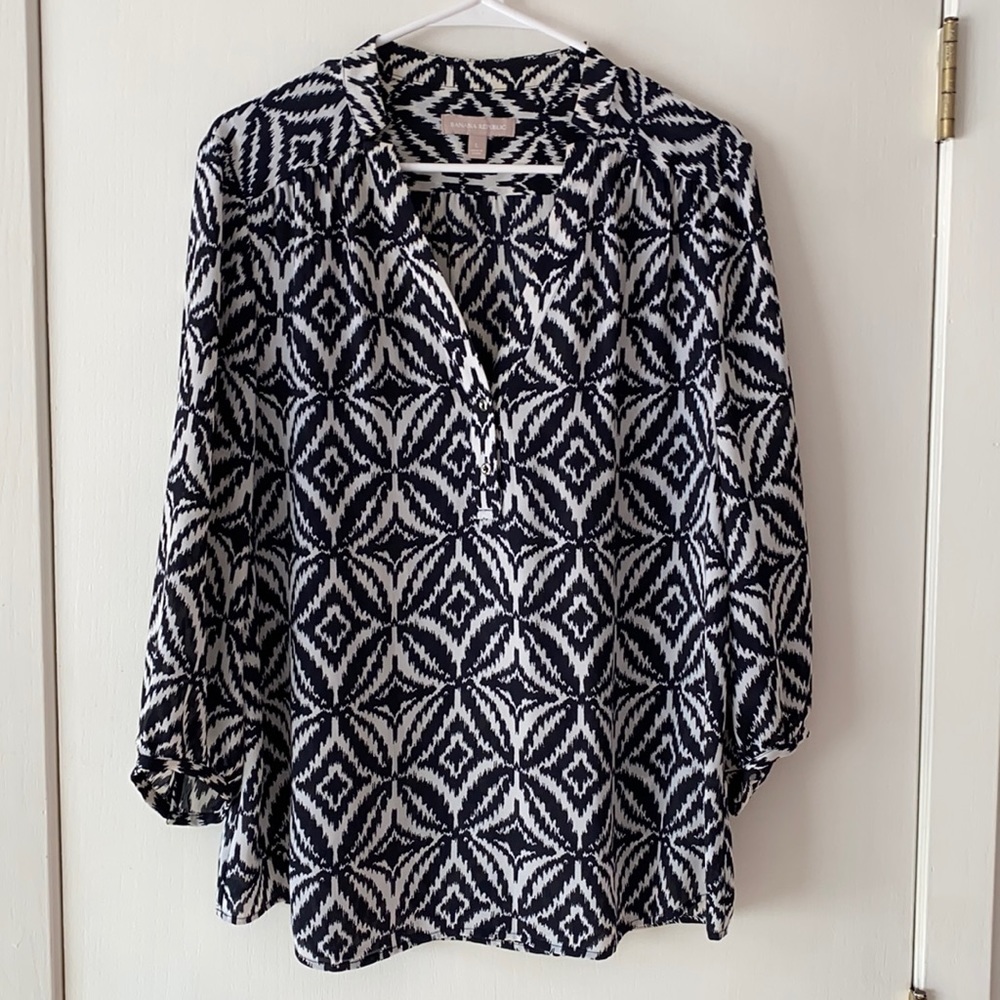 Banana Republic Navy/White print flowy top
